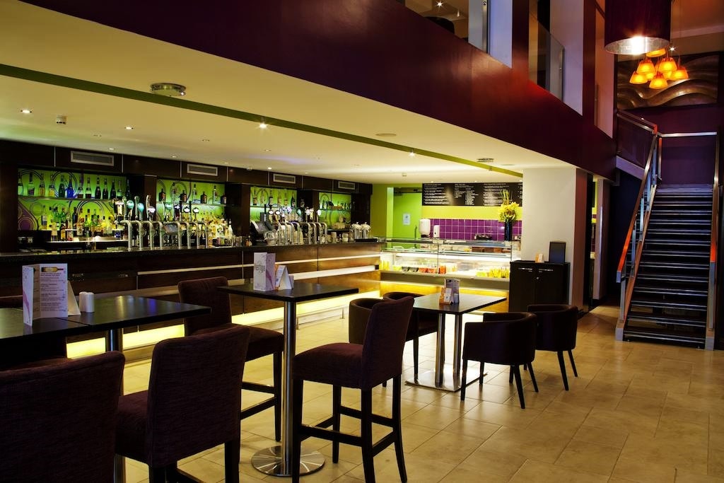 картинка Clayton Hotel Cardiff Lane bar