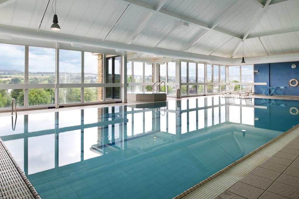 картинка Holiday Inn Leeds-Brighouse pool