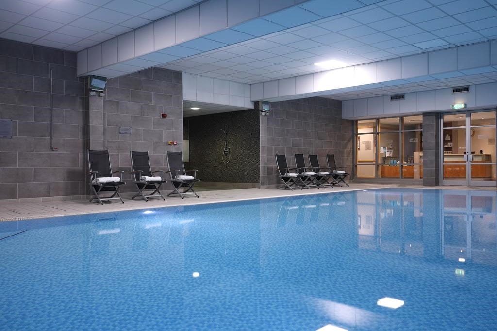 картинка Macdonald Holyrood Hotel Edinburgh pool