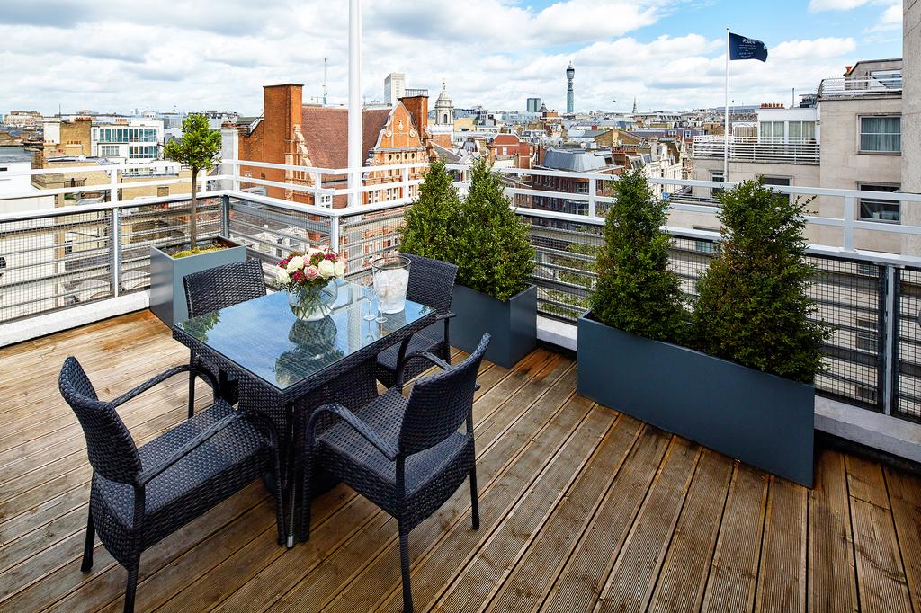 картинка The Westbury Mayfair London balcony