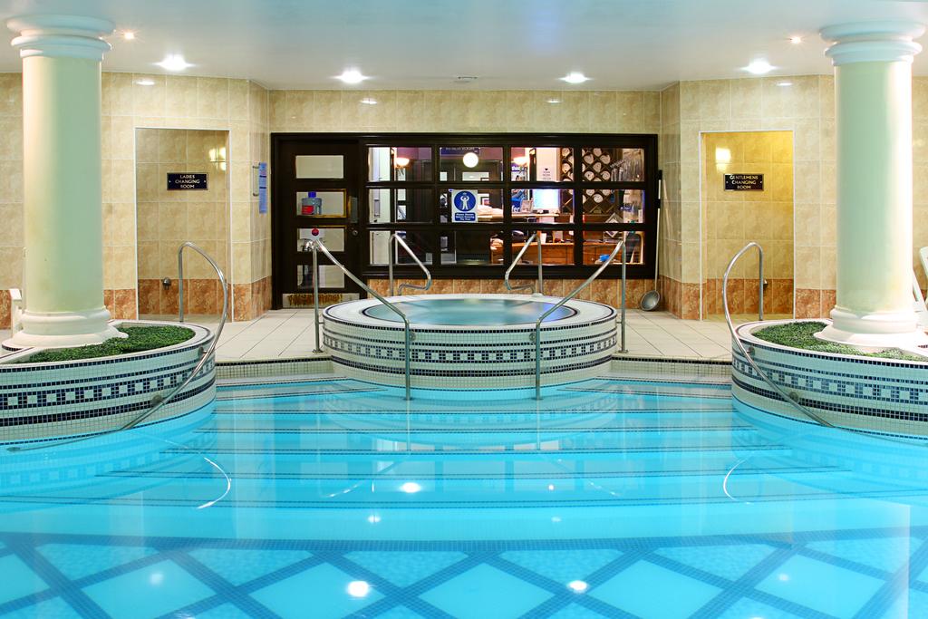 фото Thistle City Barbican London pool