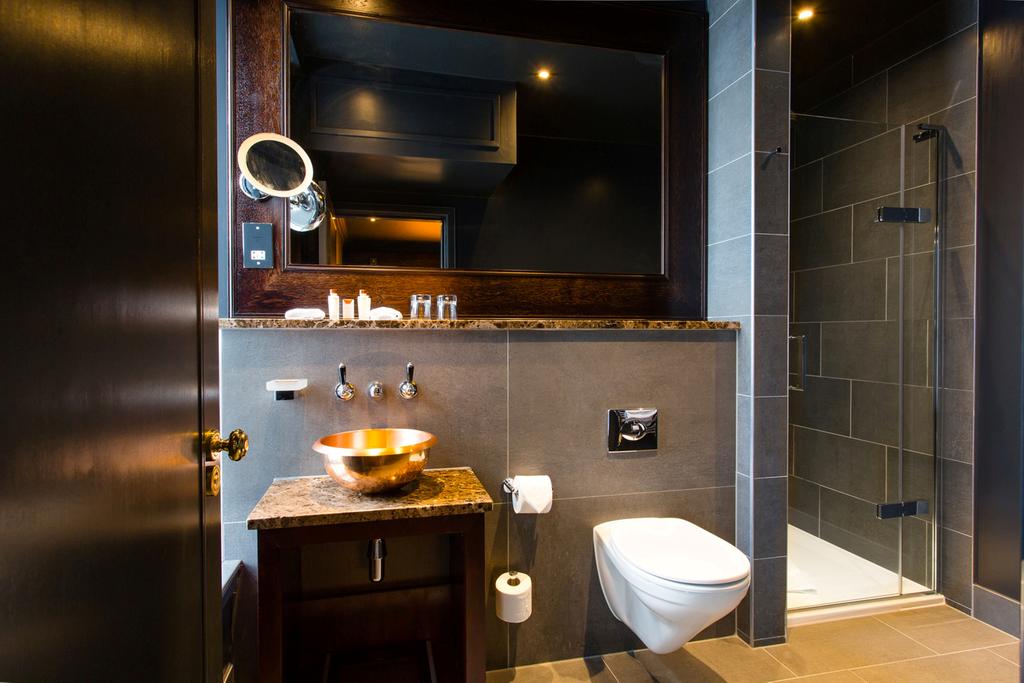 картинка Waldorf Astoria Edinburgh – The Caledonian bathroom